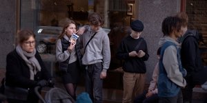 Κορωνοϊός Σουηδία κόσμος στον δρόμο