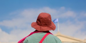Καιρός: Θα «βράσει» η χώρα από αύριο