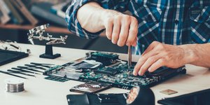 τεχνικος με καρό 