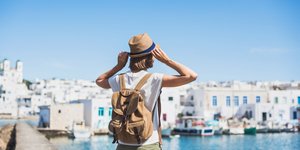 Τουρίστρια σε ελληνικό νησί