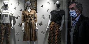 κουκλες με μασκες