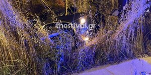 Τροχαίο δυστύχημα με αυτοκίνητο ανάμεσα σε άχυρα στη Θεσσαλονίκη