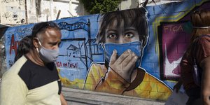 Γκράφιτι με μάσκα για τον κορωνοϊό