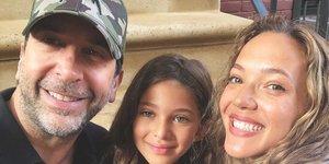 Ο Ντέιβιντ Σουίμερ με την κόρη του και την πρώην σύζυγό του