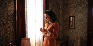 Η Μαρία Πετεβή, στο ρόλο της Πηνελόπης στις «Άγριες Μέλισσες»