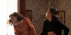 Η Μυρσίνη χαστουκίζει την Πηνελόπη μετά την προσπάθειά της να κλεφτεί με τον Μελέτη