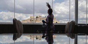 ΕΚΤ: Προετοιμασίες και καθαρισμοί στο μουσείο της Ακρόπολης