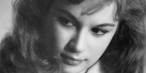 Ασπρόμαυρη φωτογραφία της Αλίκης Βουγιουκλάκη