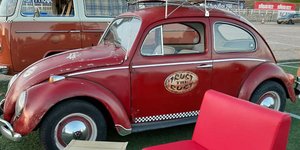 Drive in φεστιβάλ Γλυφάδας: Γέμισε αυτοκίνητα αντίκες από τη δεκαετία του '40 και του΄50 [εικόνες]