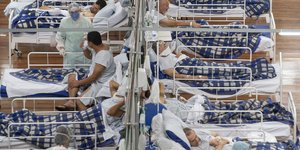 Ασθενείς με κορωνοϊό σε νοσοκομείο στη Βραζιλία