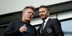 Ο Ντέιβιντ Μπέκαμ με τον Γκόρντον Ράμσεϊ