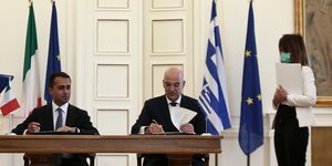 Δένδιας και Ντι Μάιο υπογράφουν συμφωνία για ΑΟΖ