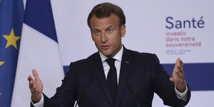 Ο Γάλλος πρόεδρος Εμανουέλ Μακρόν κάνει ανακοινώσεις για την υγεία