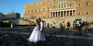 Gov.gr: Ερχονται ψηφιακές άδειες γάμου και βάφτισης