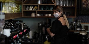 Υπάλληλος σε καφέ