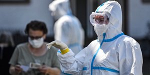 Δειγματοληψίες για νέα κρούσματα στην Γερμανία