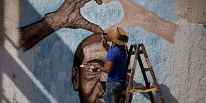 Γκράφιτι κατά του ρατσισμού με το πρόσωπο του Τζορτζ Φλόιντ