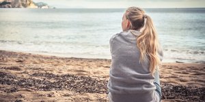 γυναικα με φουτερ και αλογοουρά