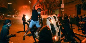Μαίνονται οι διαδηλώσεις στις ΗΠΑ: Άλλοι δύο νεκροί 