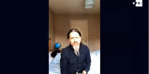 O Ιρλανδός ευρωβουλευτής χωρίς παντελόνι