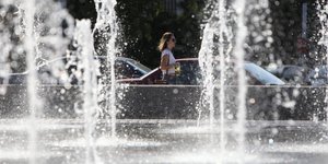 καιρός καύσωνας συντριβάνι