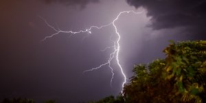 Καταιγιδοφόρο νέφος, ύψους 10 χλμ., έπληξε την Αττική -Τι καιρό θα κάνει αύριο