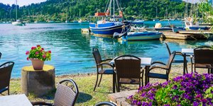 καφε πλαι στη θαλασσα 