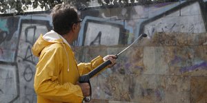 Καθαρισμός γκράφιτι