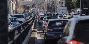 κινηση και στα δυο ρευματα