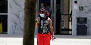 Υποχρεωτική ξανά η χρήση μάσκας στην Βουλγαρία