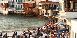κορωνοϊός Μύκονος κόσμος θάλασσα