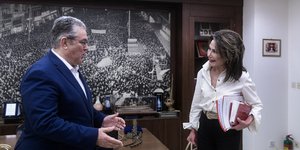 Κουτσούμπας και Αγγελοπούλου-Δασκαλάκη συζητούν