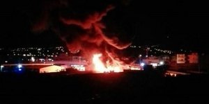 Ηράκλειο: Μεγάλη φωτιά σε μάντρα αυτοκινήτων