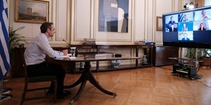 Ο Κυριάκος Μητσοτάκης σε τηλεδιάσκεψη
