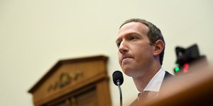 Ο Μαρκ Ζούκερμπεργκ στο Κογκρέσο