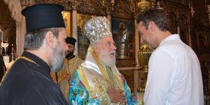 Μητροπολίτης Σύρου σε Κυριάκο Μητσοτάκη: «Σας οφείλουμε όλοι ευγνωμοσύνη»