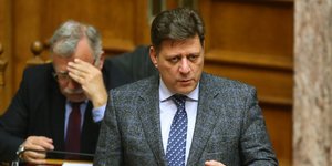 Ο Μιλτιάδης Βαρβιτσιώτης μιλάει στην Βουλή