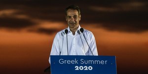 Ο πρωθυπουργός Κυριάκος Μητσοτάκης από την Σαντορίνη 