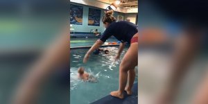 μωρό πισίνα