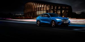 H ηλεκτρική Mustang «βελτιώνει» την αυτονομία της