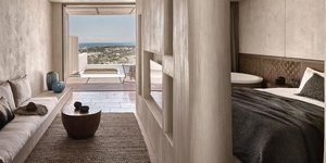 Το εντυπωσιακό δωμάτιο του Olea Suites Hotel στη Σκιάθο