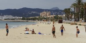 Η αμμουδερή παραλία της Μαγιόρκα στην Ισπανία