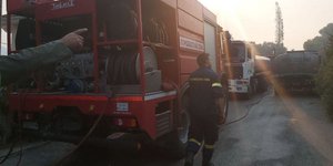 Πυροσβέστης και πυροσβεστικό όχημα στη Ζάκυνθο