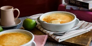 Πουτίγκα με βανίλια και λάιμ