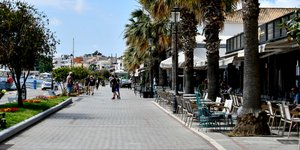 Πεζόδρομος στην Πρέβεζα με καλό καιρό