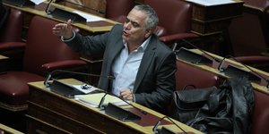 Ο Πάνος Σκουρλέτης στη Βουλή