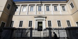 ΣτΕ καγκελα σκια