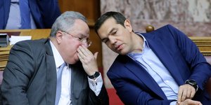 Συνομιλία Τσίπρα με Κοτζιά στην Βουλή