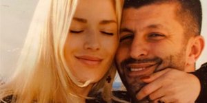 Η Βικτωρια Καρυδα με το σύζυγό της