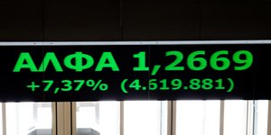 Πίνακας με τιμές μετοχών στο Χρηματιστήριο Αθηνών